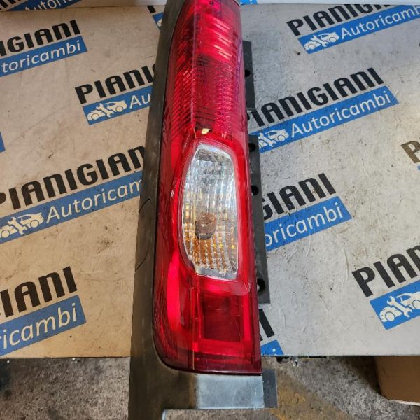 Faro Posteriore Sinistro Renault Trafic 2009