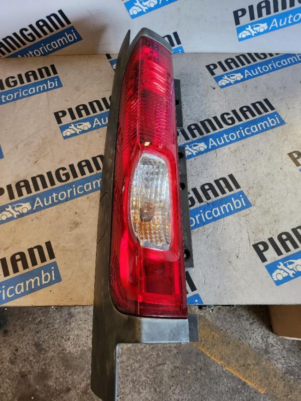 Faro Posteriore Sinistro Renault Trafic 2009