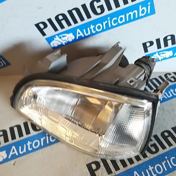 Faro Anteriore Sinistro Renault Clio 1998