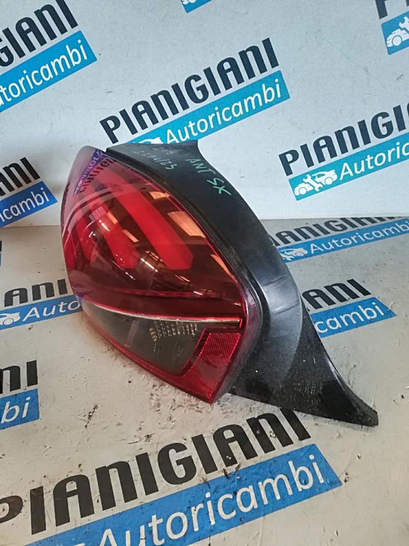 Faro Posteriore Sinistro Peugeot 208 2019