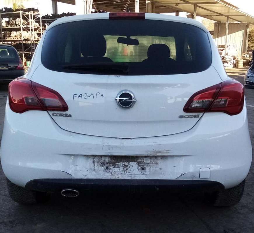 Opel Corsa E Anno 2015 | Veicolo Intero | SOLO PER RICAMBI