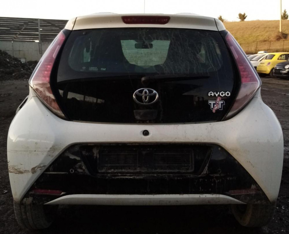 Toyota Aygo Anno 2015 | Veicolo Intero