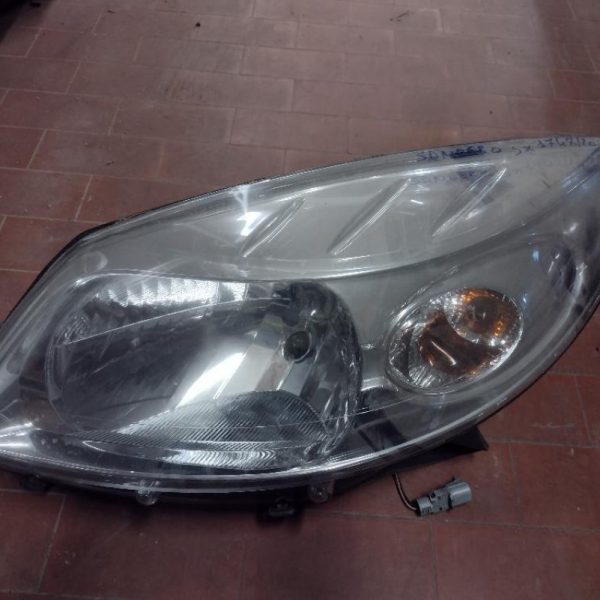 Faro Anteriore Sinistro Dacia Sandero 2009