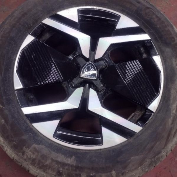 4 Cerchi In Lega con Gomme 215/60/R17 15.000 Km Peugeot 2008 anno 2023