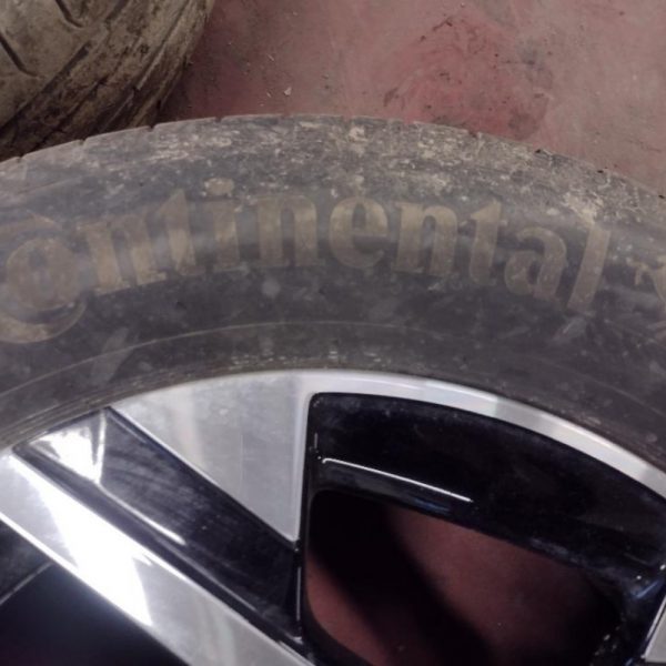 4 Cerchi In Lega con Gomme 215/60/R17 15.000 Km Peugeot 2008 anno 2023