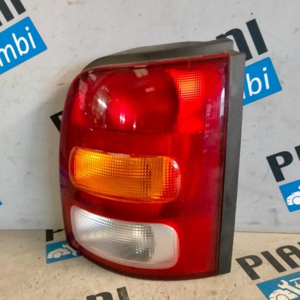 Faro Posteriore Destro Nissan Micra 2000