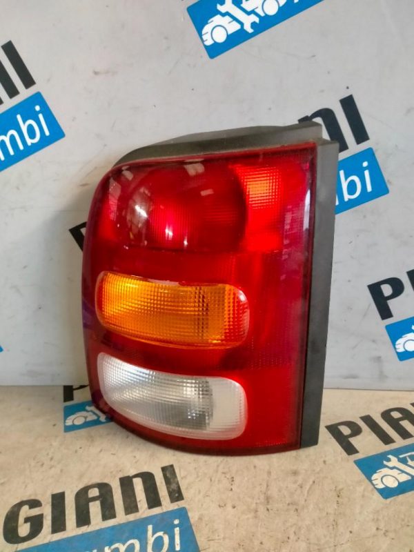 Faro Posteriore Destro Nissan Micra 2000