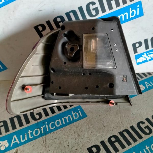 Faro Posteriore Destro BMW Serie 3 E46 2002