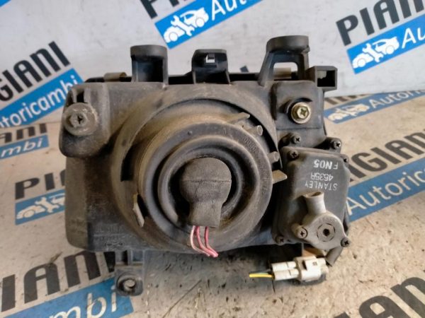 Faro Anteriore Destro Suzuki Alto 1997