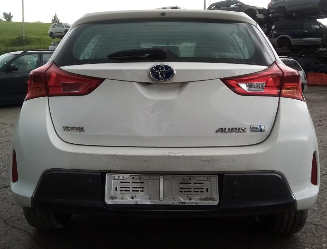 Toyota Auris Hybrid Anno 2013 | Veicolo Intero | SOLO PER RICAMBI