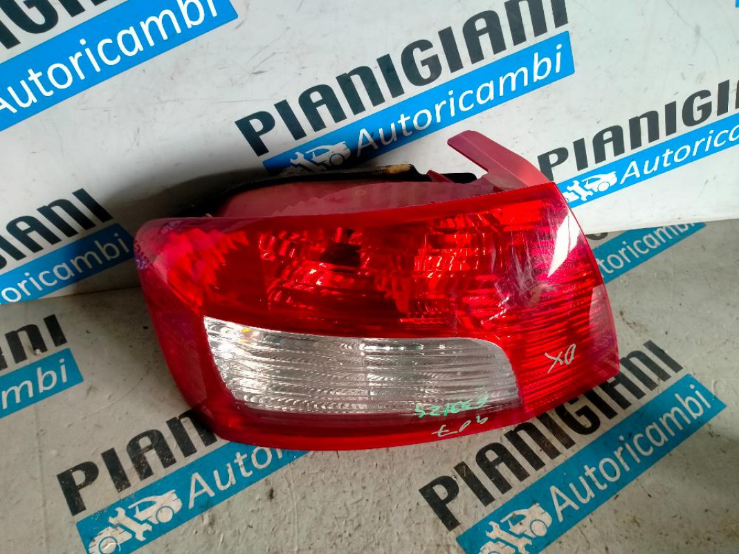 Faro Posteriore Sinistro Peugeot 407 2010