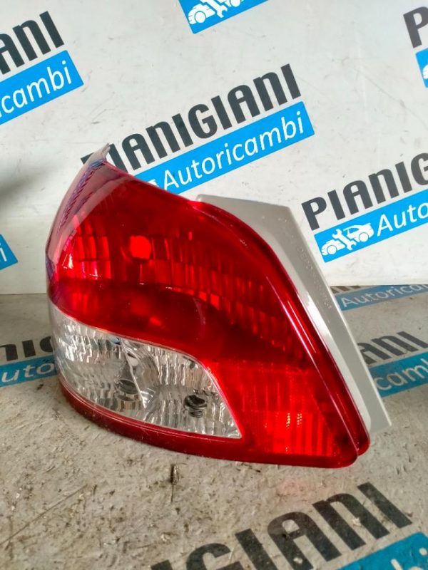 Faro Posteriore Sinistro Toyota Yaris 2005 > 2009 NUOVO