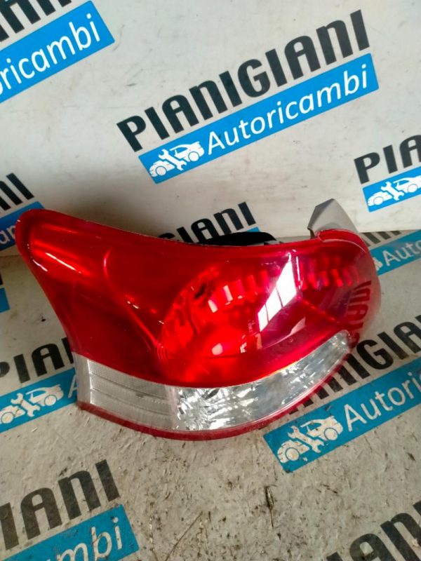 Faro Posteriore Sinistro Toyota Yaris 2005 > 2009 NUOVO