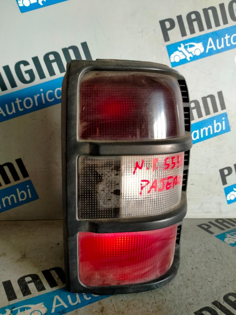 Faro Posteriore Destro Mitsubishi Pajero 1992