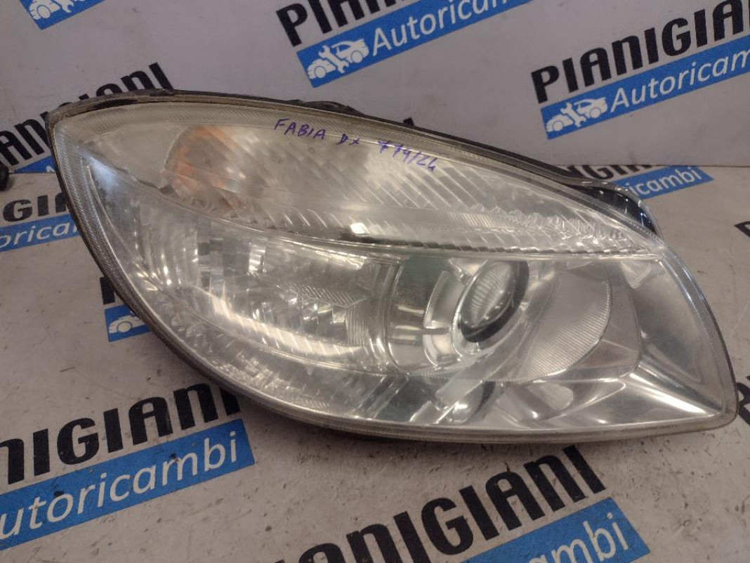 Faro Anteriore Destro Skoda Fabia 2009