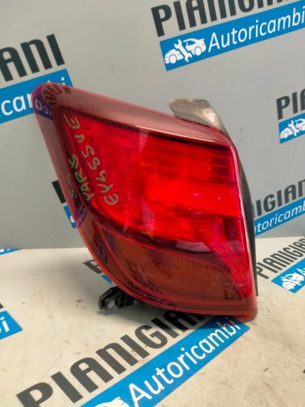 Faro Posteriore Sinistro Toyota Yaris 2015