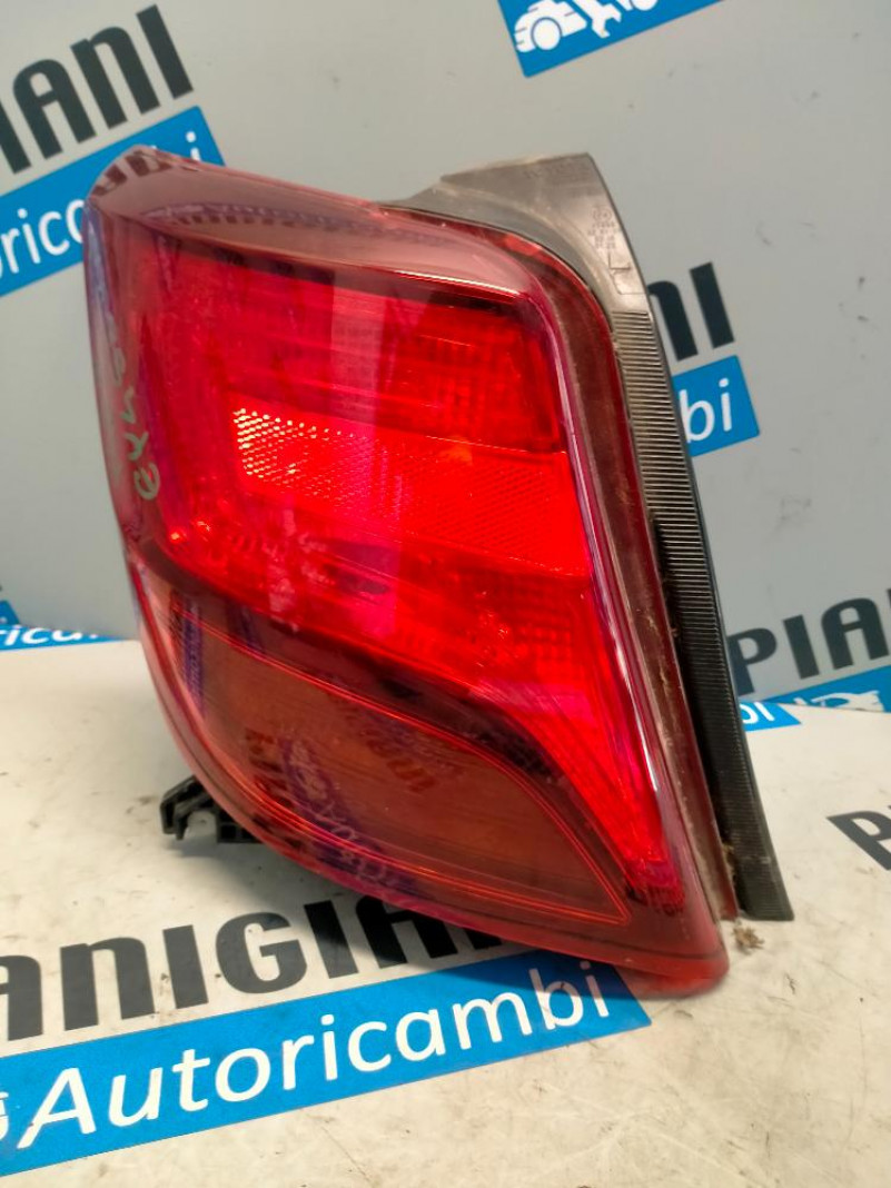 Faro Posteriore Sinistro Toyota Yaris 2015