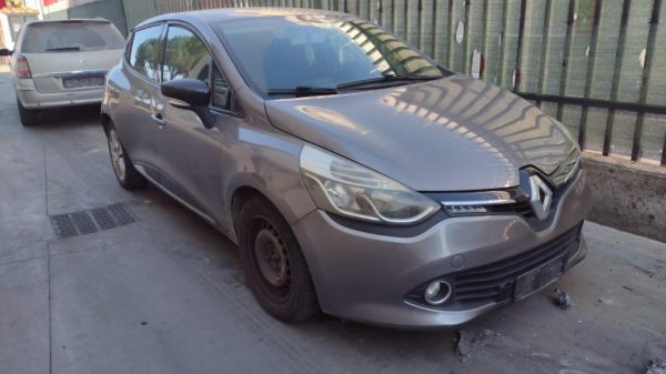 Renault Clio 2013 solo per ricambi