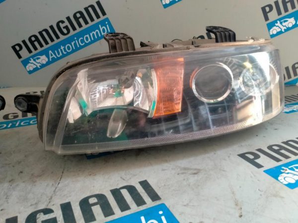 Faro Anteriore Sinistro Fiat Punto 2001