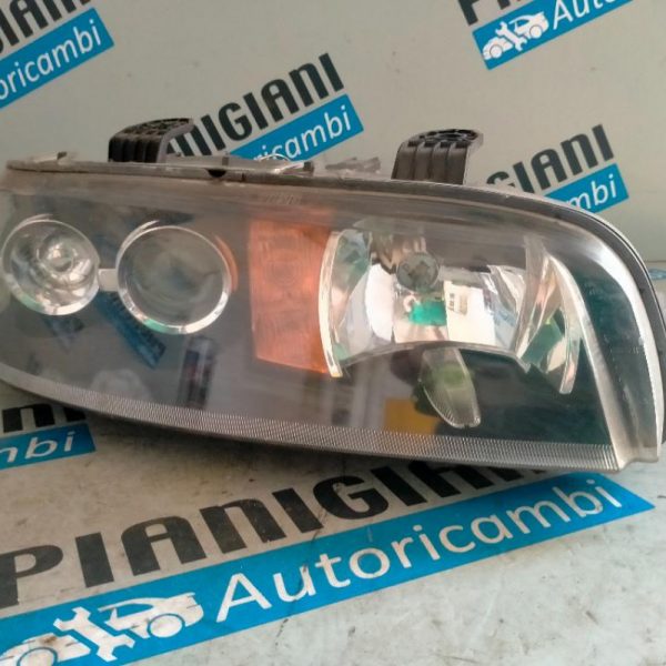 Faro Anteriore Destro Fiat Punto 2001