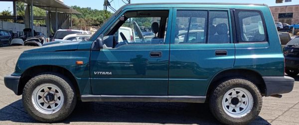 Suzuki Vitara Anno 2000 | Veicolo intero | SOLO PER RICAMBI