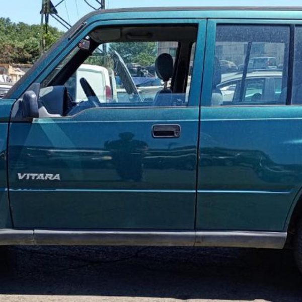 Suzuki Vitara Anno 2000 | Veicolo intero | SOLO PER RICAMBI