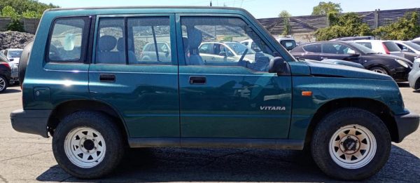 Suzuki Vitara Anno 2000 | Veicolo intero | SOLO PER RICAMBI