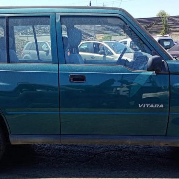 Suzuki Vitara Anno 2000 | Veicolo intero | SOLO PER RICAMBI