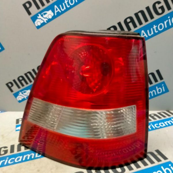 Faro Posteriore Destro Kia Sorento 2003