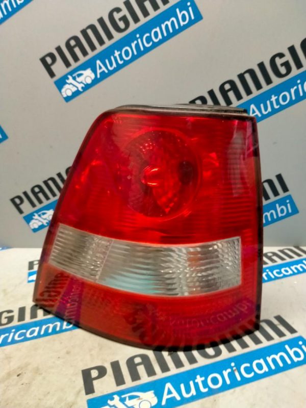 Faro Posteriore Destro Kia Sorento 2003