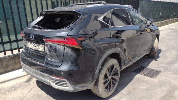 Lexus NX 300 2021 solo per ricambi