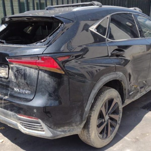 Lexus NX 300 2021 solo per ricambi