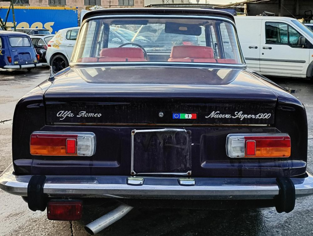 Alfa Romeo Giulia Nuova Super 1300 Anno 1975 | Veicolo Intero | SOLO PER RICAMBI