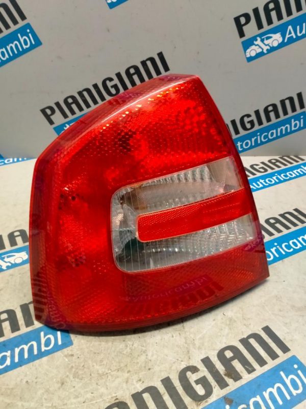 Faro Posteriore Sinistro Skoda Octavia 2006