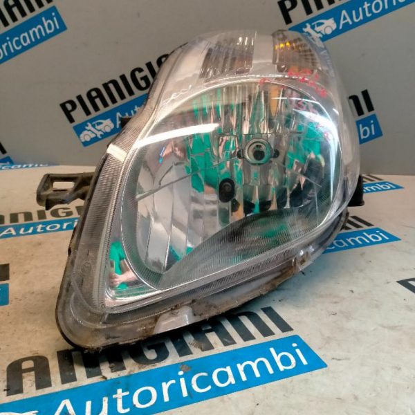 Faro Anteriore Sinistro Toyota Yaris 2009