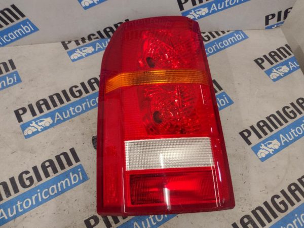 Faro Posteriore Sinistro Land Rover Discovery 2005