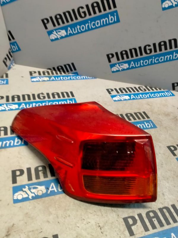 Faro Posteriore Sinistro Toyota RAV 4 2013