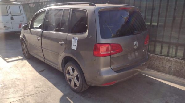 Volkswagen Touran solo per ricambi 2010