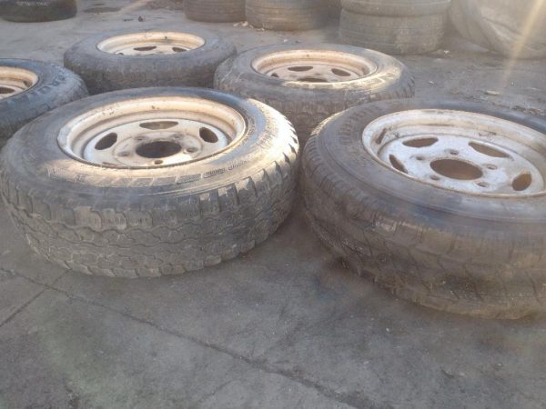 5 CERCHI IN FERRO (CON PNEUMATICI DA FAR  VALUTARE) LAND ROVER DISCOVERY 1998