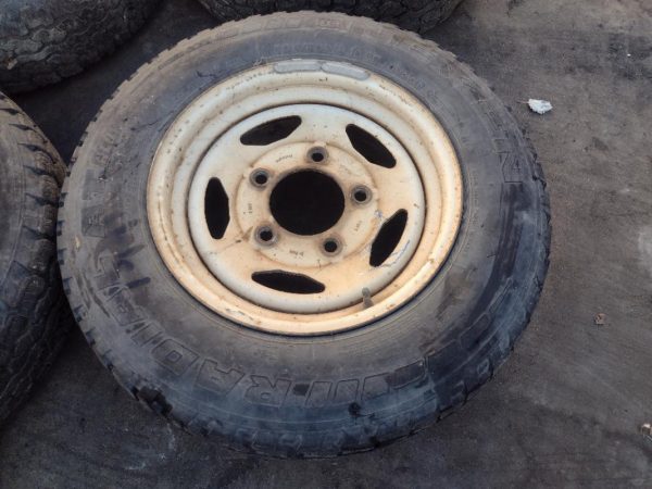 5 CERCHI IN FERRO (CON PNEUMATICI DA FAR  VALUTARE) LAND ROVER DISCOVERY 1998