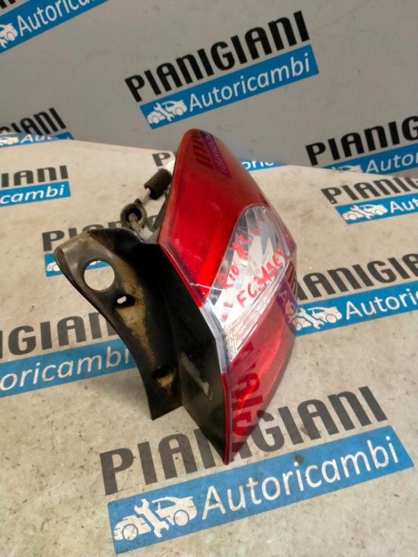 Faro Posteriore Destro Kia Rio 2016