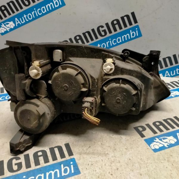 Faro Anteriore Sinistro Opel Corsa C 2001