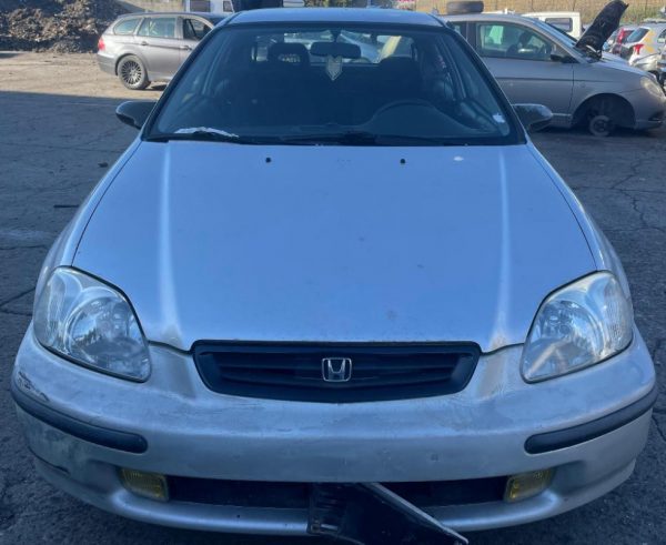 Honda Civic Anno 1998 | Veicolo intero | SOLO PER RICAMBI