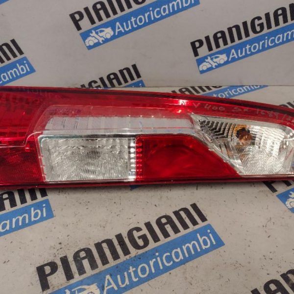 Faro Posteriore Sinistro Nissan Nv400 2014