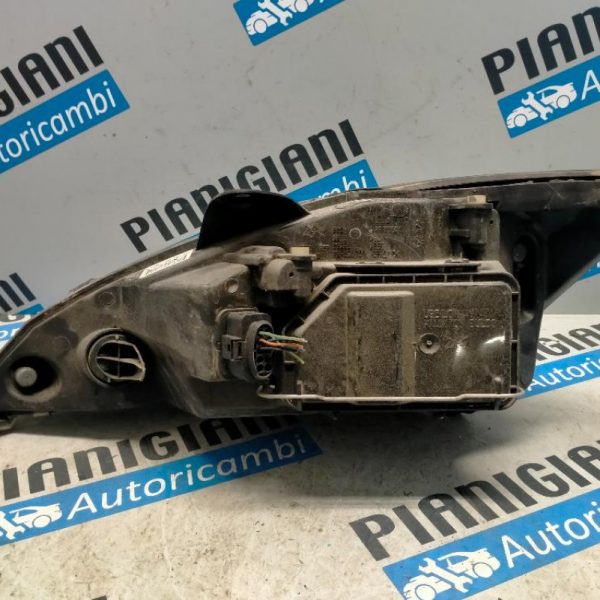 Faro Anteriore Destro Ford Focus 2004