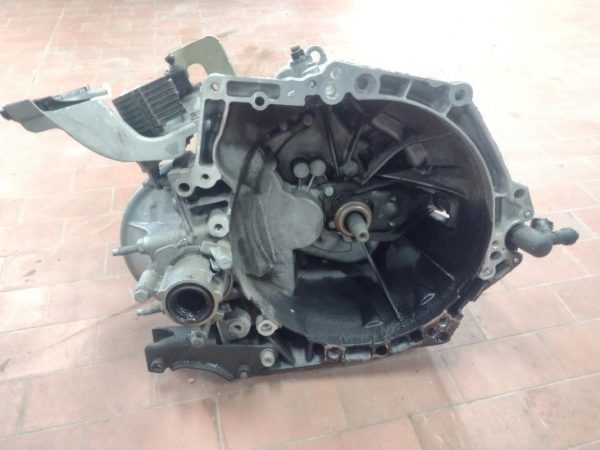 Cambio Citroen C3  YH01 6 MARCE