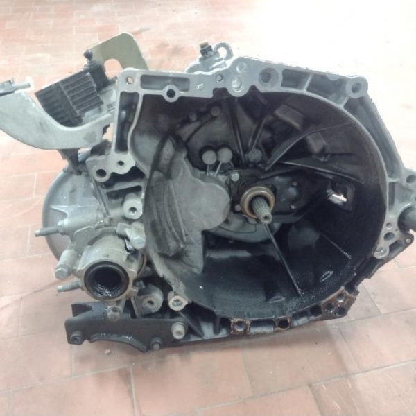 Cambio Citroen C3  YH01 6 MARCE