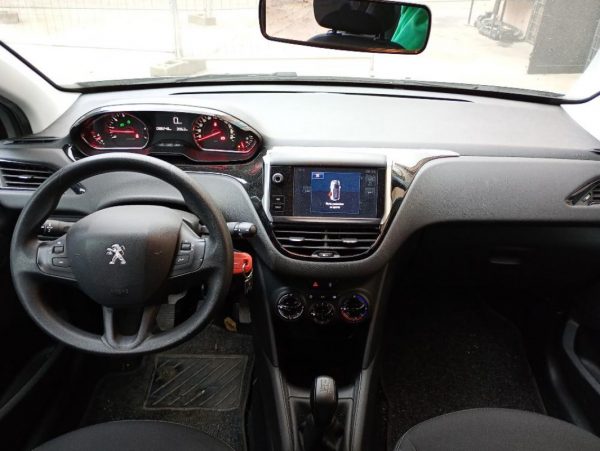 Peugeot 208 Anno 2015 | Veicolo Intero | SOLO PER RICAMBI