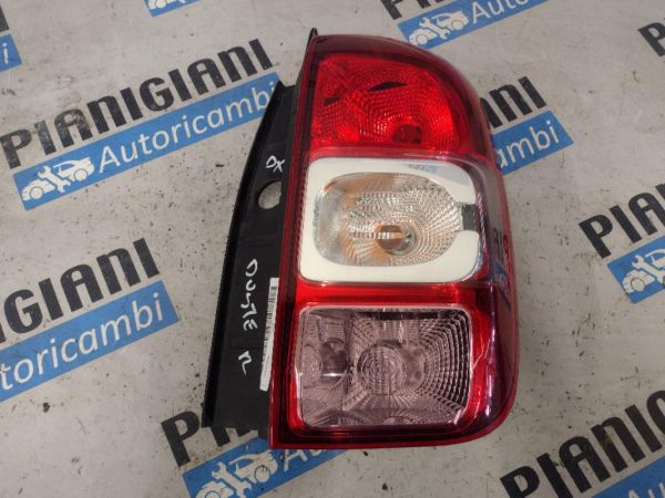 Faro Posteriore Destro dacia Duster 2015