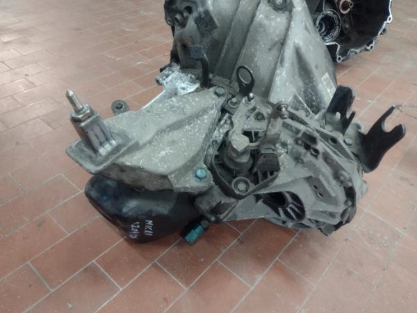 Cambio Nissan Micra HR12